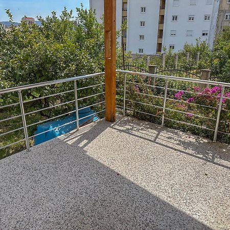 Gosa Apartments Bar Exterior photo