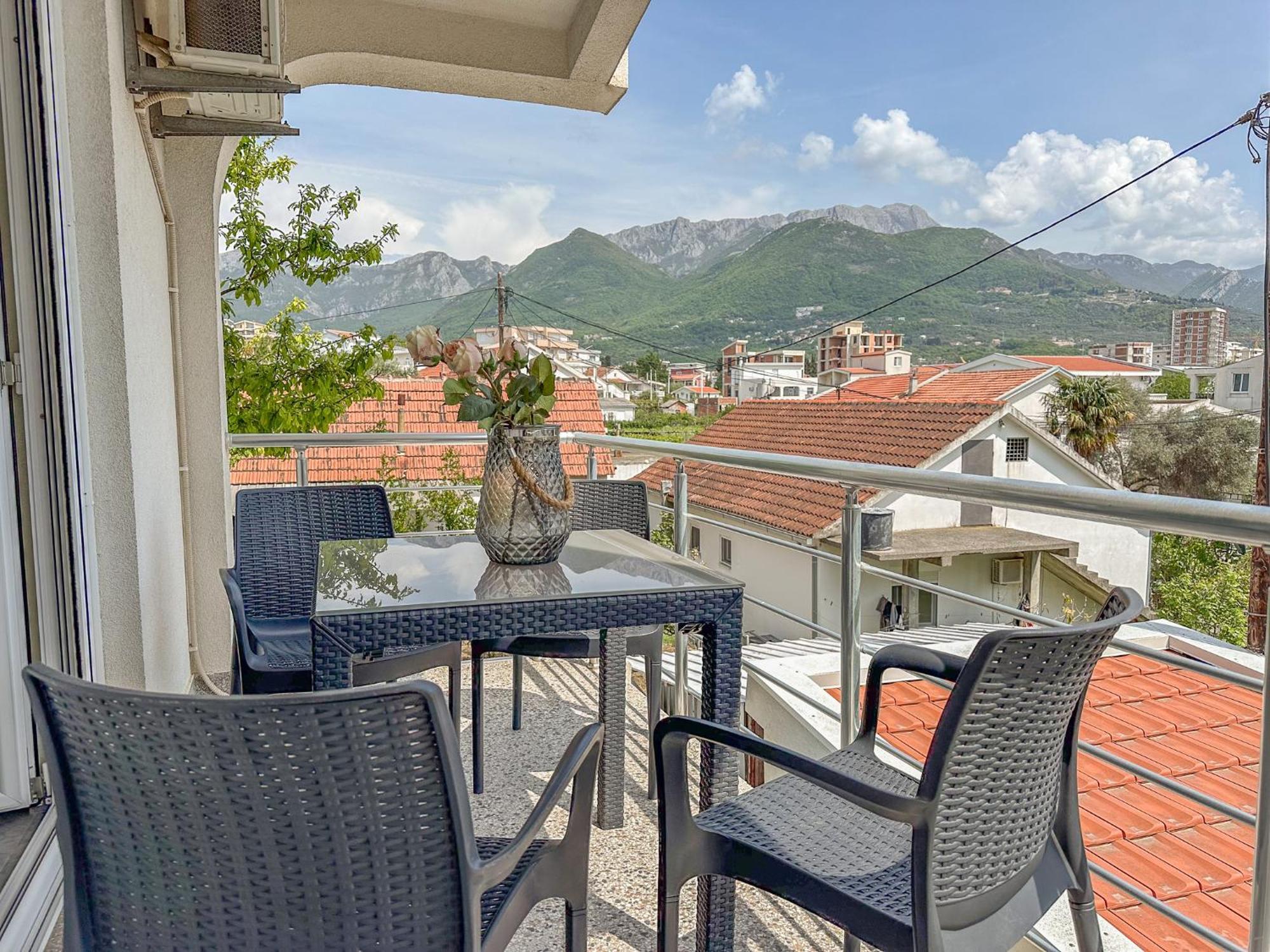 Gosa Apartments Bar Exterior photo